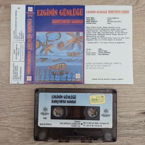 EZGİNİN GÜNLÜĞÜ - BAHÇEDEKİ SANDAL KASET