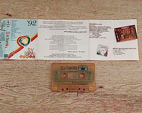 SEV DÜNYAYA 92 KASET