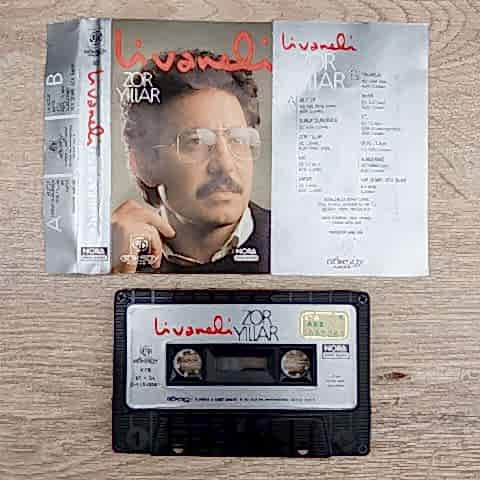 ZÜLFÜ LİVANELİ - ZOR YILLAR KASET